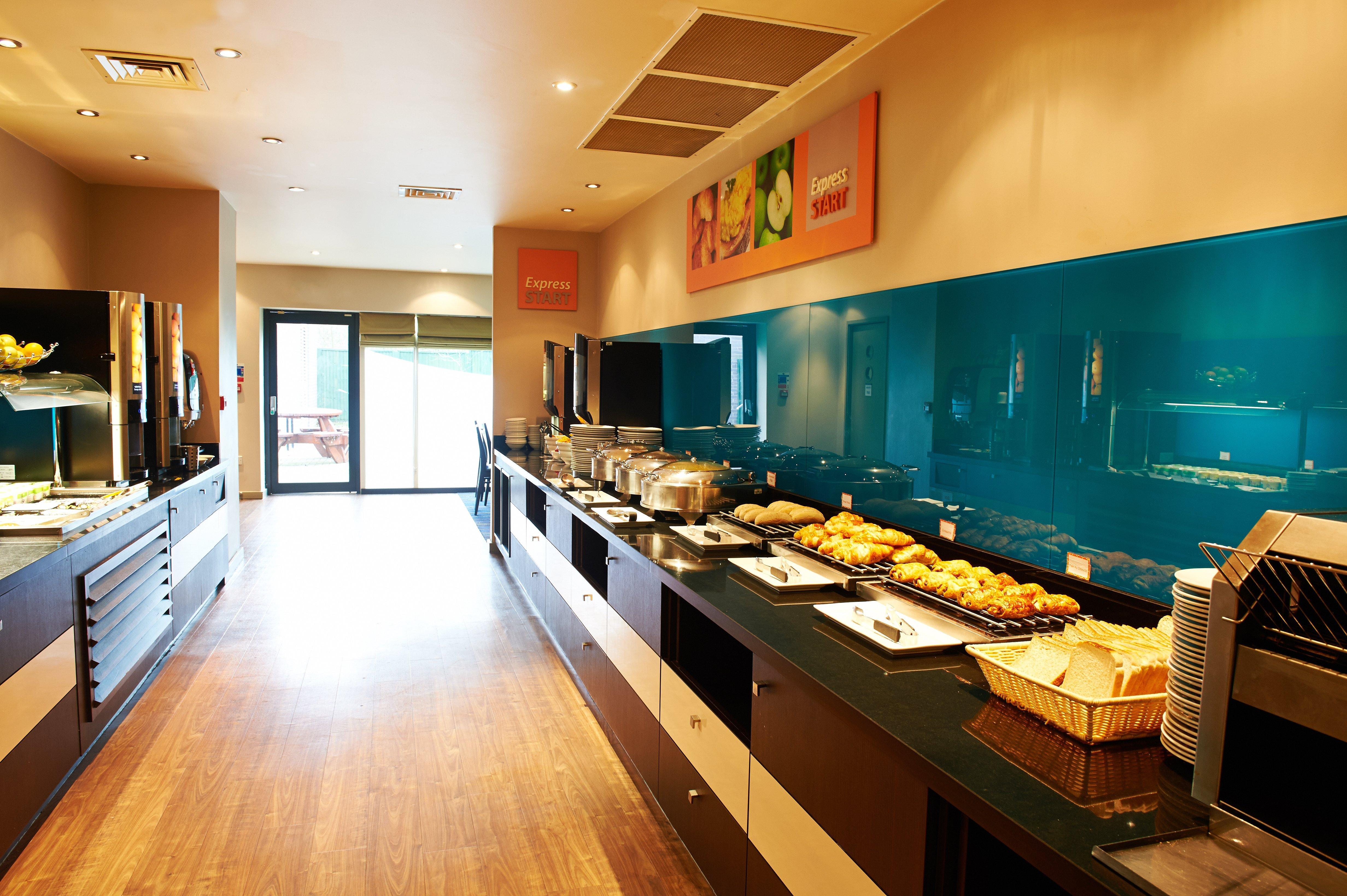 Holiday Inn Express Manchester Airport By Ihg Ringway Esterno foto