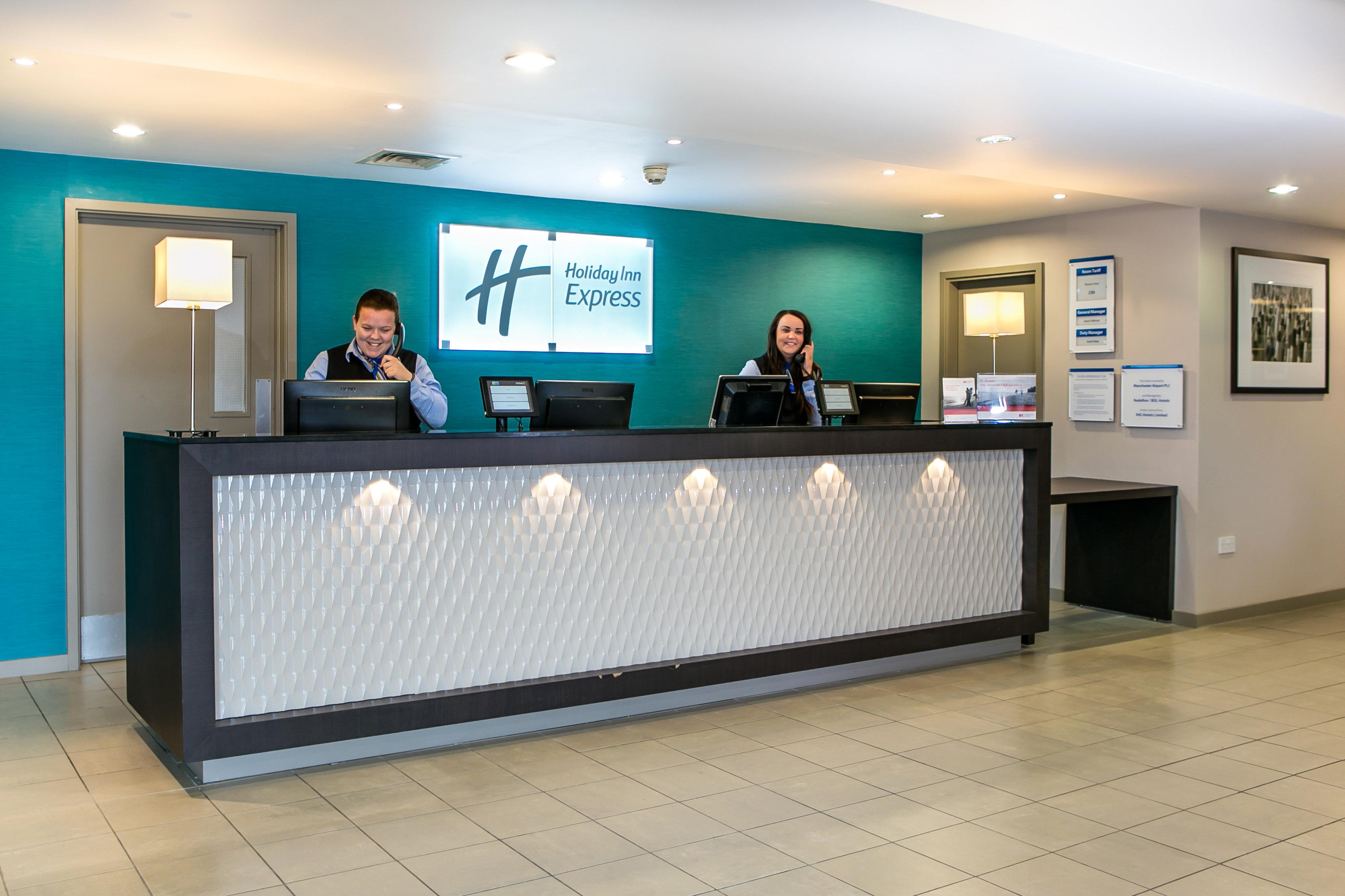 Holiday Inn Express Manchester Airport By Ihg Ringway Esterno foto