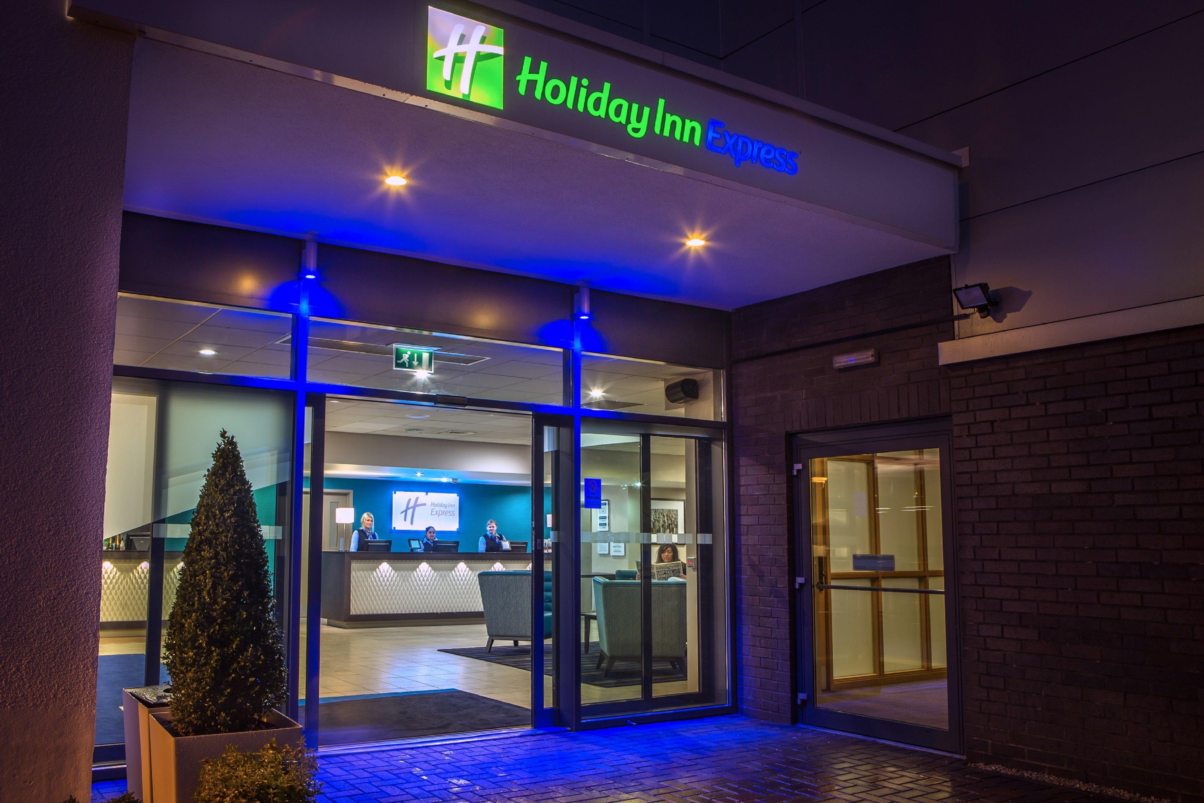 Holiday Inn Express Manchester Airport By Ihg Ringway Esterno foto