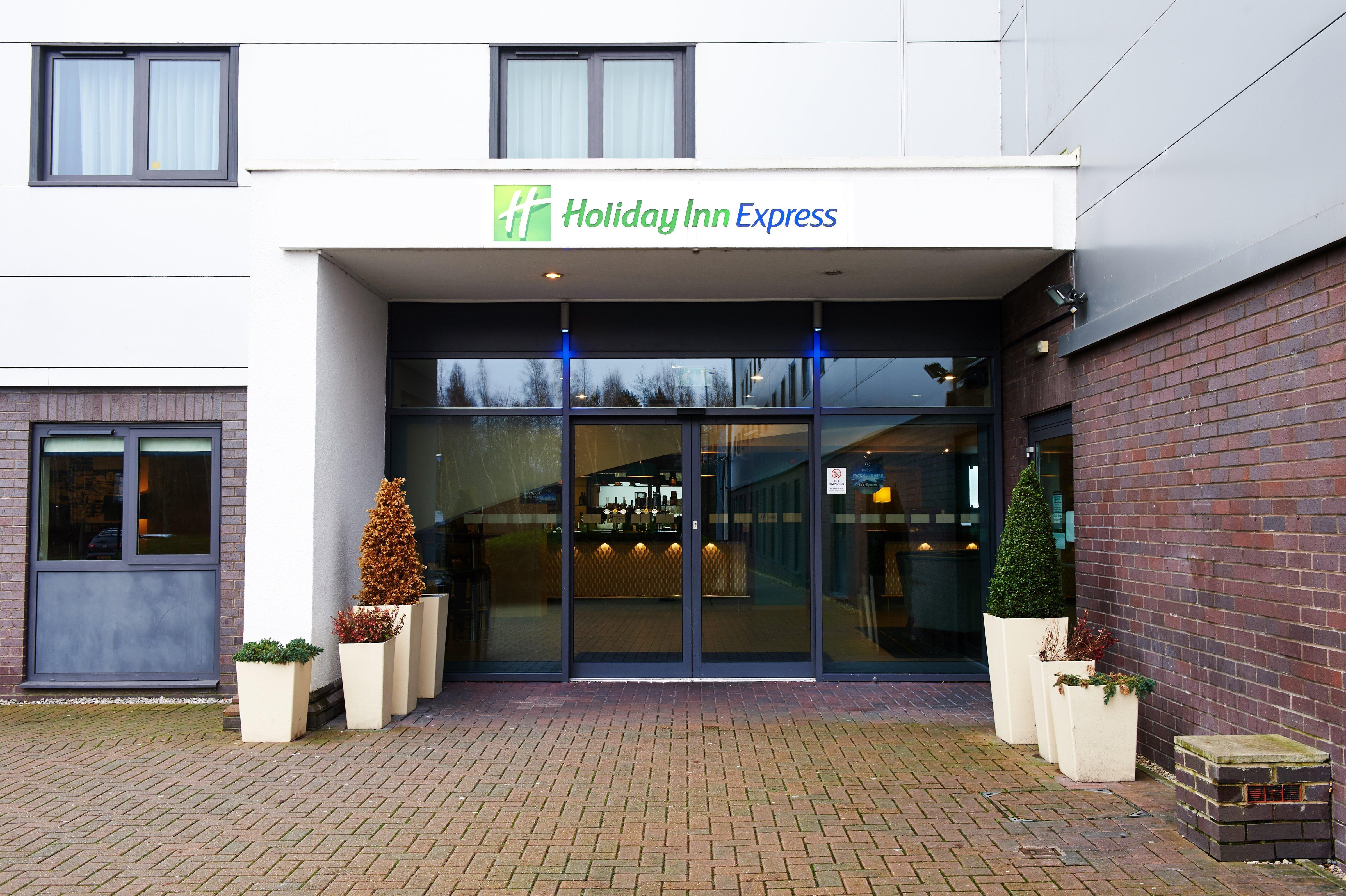 Holiday Inn Express Manchester Airport By Ihg Ringway Esterno foto