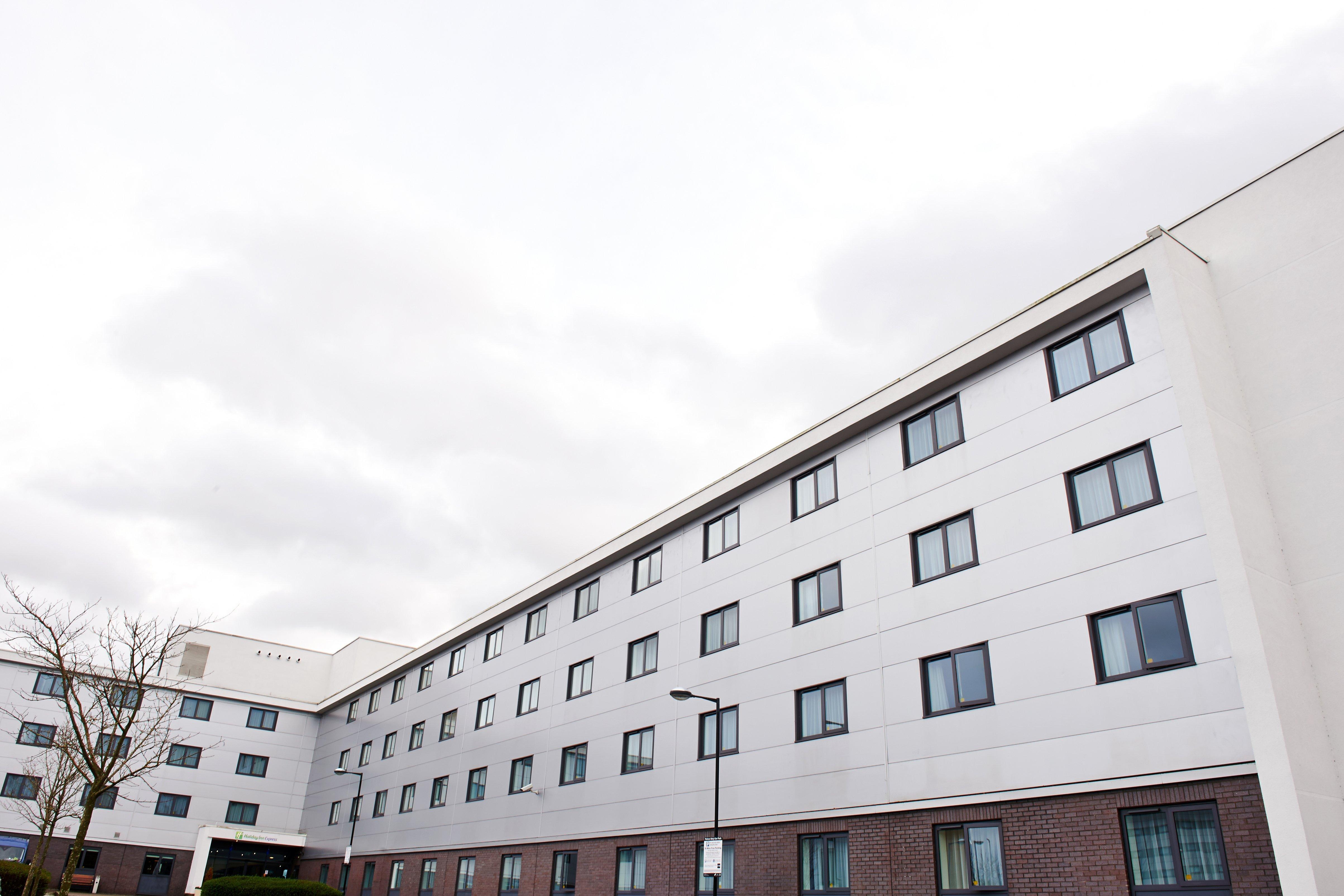 Holiday Inn Express Manchester Airport By Ihg Ringway Esterno foto