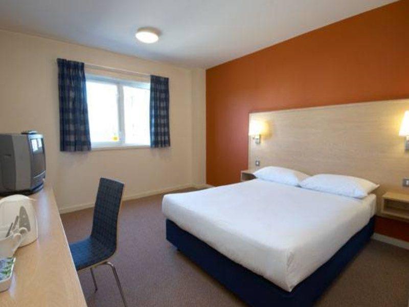 Holiday Inn Express Manchester Airport By Ihg Ringway Esterno foto