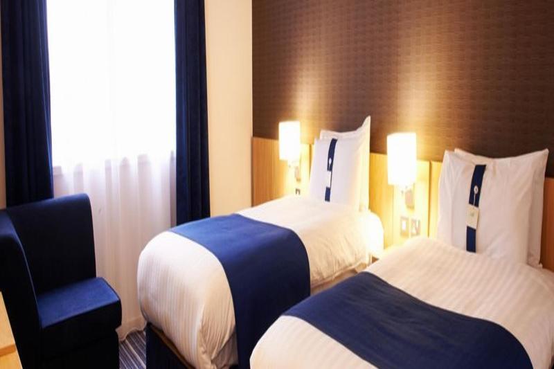 Holiday Inn Express Manchester Airport By Ihg Ringway Esterno foto