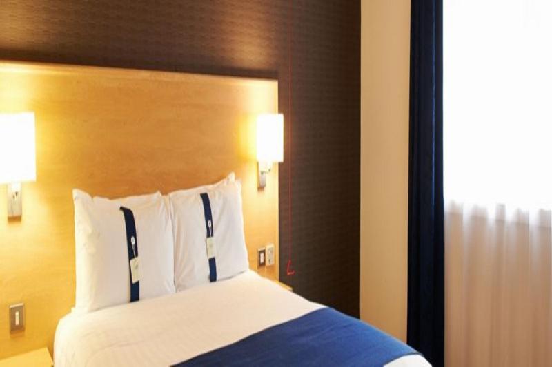 Holiday Inn Express Manchester Airport By Ihg Ringway Esterno foto
