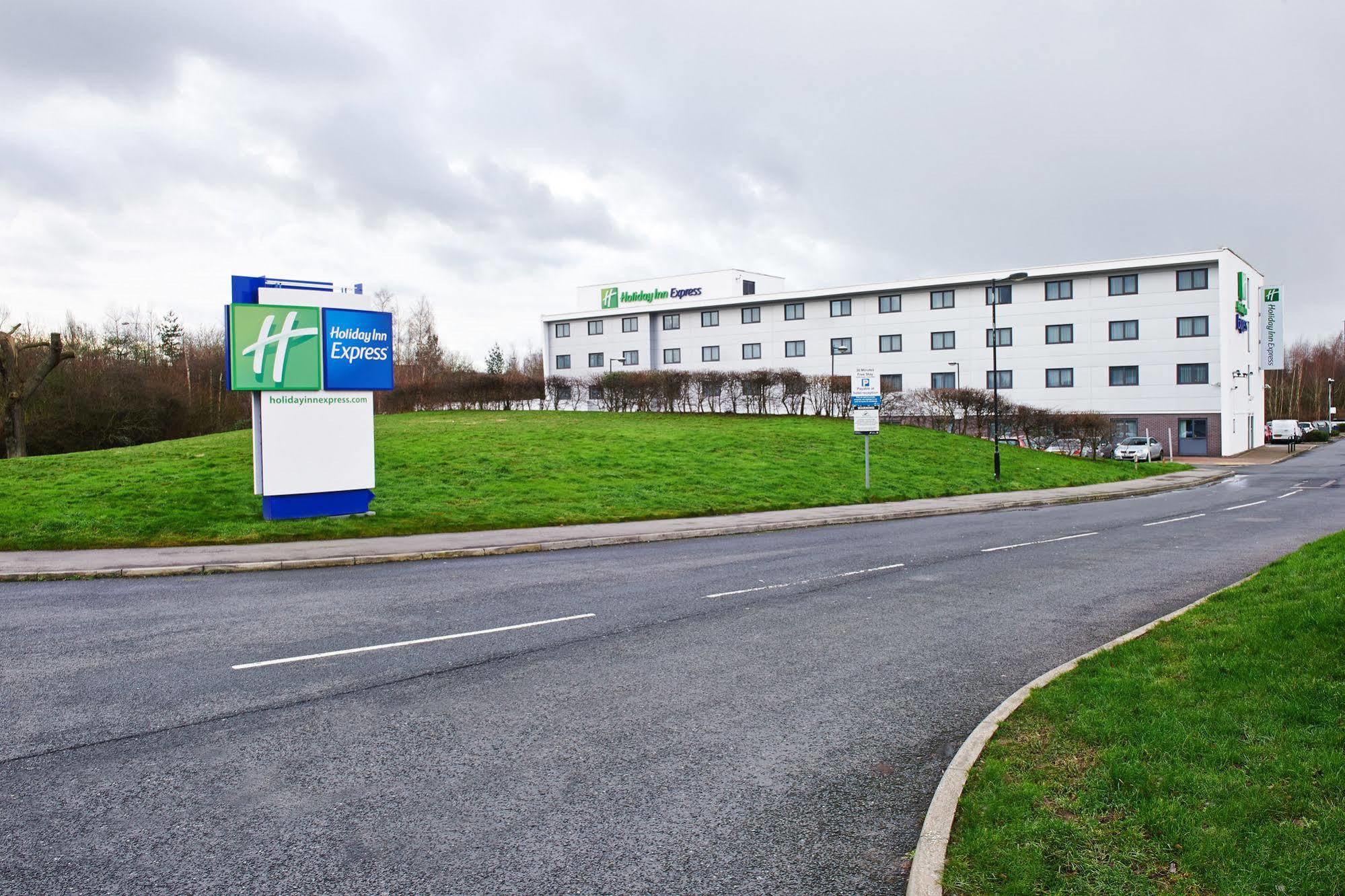 Holiday Inn Express Manchester Airport By Ihg Ringway Esterno foto