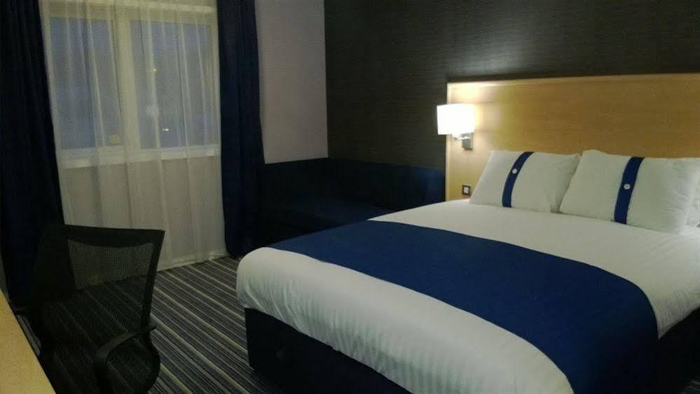 Holiday Inn Express Manchester Airport By Ihg Ringway Esterno foto
